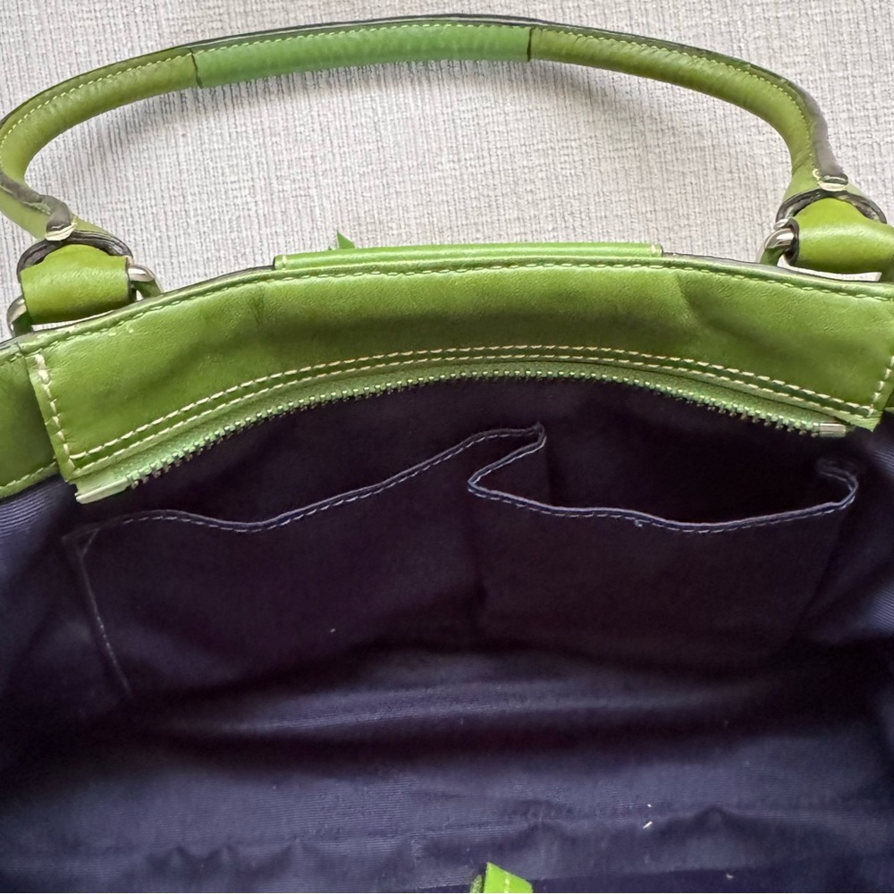 Good condition vintage Coach lime green leather shoulder bag - Picture 9 of 10